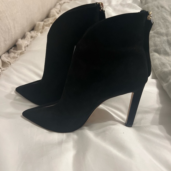 Jimmy Choo heeled booties! GORGEOIS. IN LIKE NEW CONDITION. size 37 ½ - Picture 6 of 10